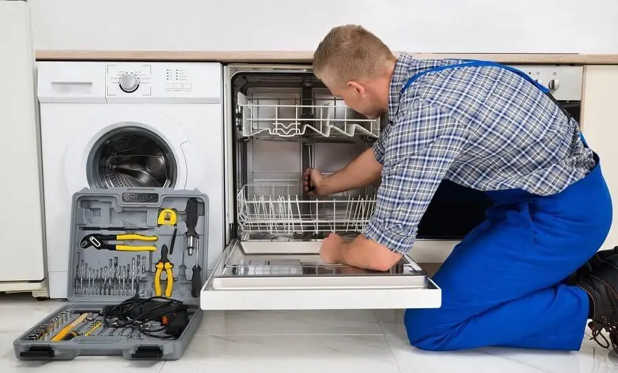Yığılca Maytag servisi teknisyen ekibi beyaz eşya tamiri yaparken